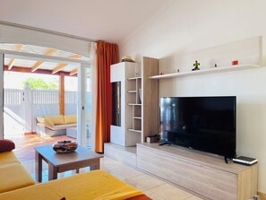 House, 2 Bedrooms, Smoking, Patio | Living room - Santa Barbara Tropical by Alquiler de Sueno - 2 Private Terraces (San Bartolomé de Tirajana)