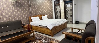 Staylo Masterprice Inn