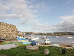 Marina - Riverside Cottage (Conwy)