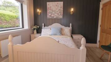 1 bedroom, individually decorated, individually furnished, free WiFi