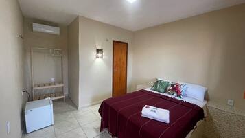 9 quartos, ferros/tábuas de passar roupa, Wi-Fi de cortesia