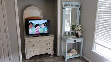 5 bedrooms, internet, bed sheets