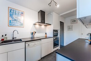 Fridge, microwave, dishwasher, coffee/tea maker