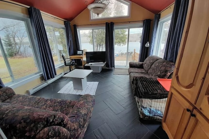 Chalet Des Frontières-le 520 Lac Long Riviere-bleue - Quebec