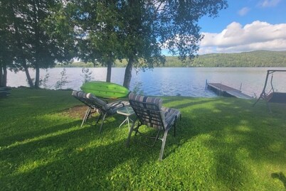 Chalet des frontières-Le 39 Lac Long Riviere-Bleue
