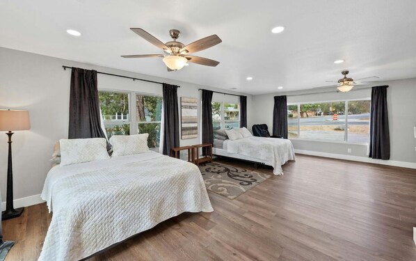 3 bedrooms, iron/ironing board, internet, bed sheets