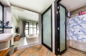 Standard Double Room | Free WiFi - Sleep Walker Poshtel (Chiang Mai)