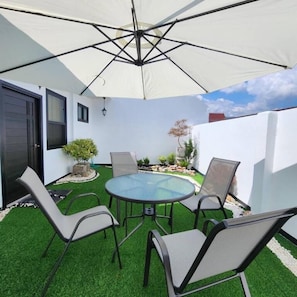 Tomannsrom – deluxe, bakgårdsutsikt | Terrasse/patio