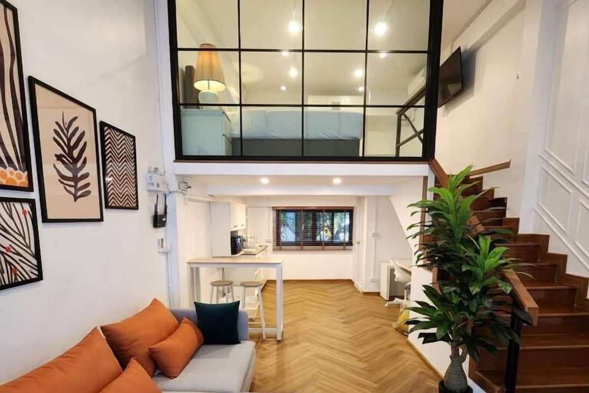 Deluxe Loft, 1 Bedroom | Living area