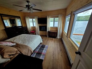 Room - Chalet on the shores of Lac Long in Temiscouata (Riviere-bleue)