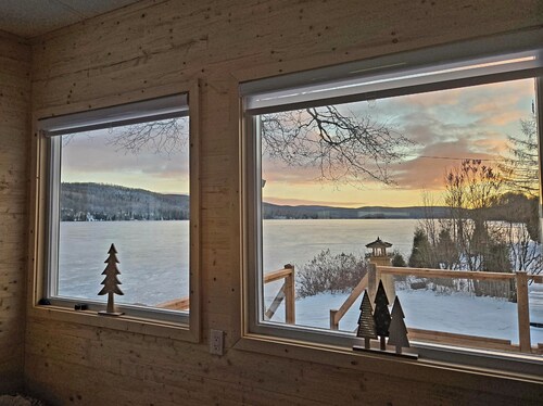 Chalet on the shores of Lac Long in Temiscouata