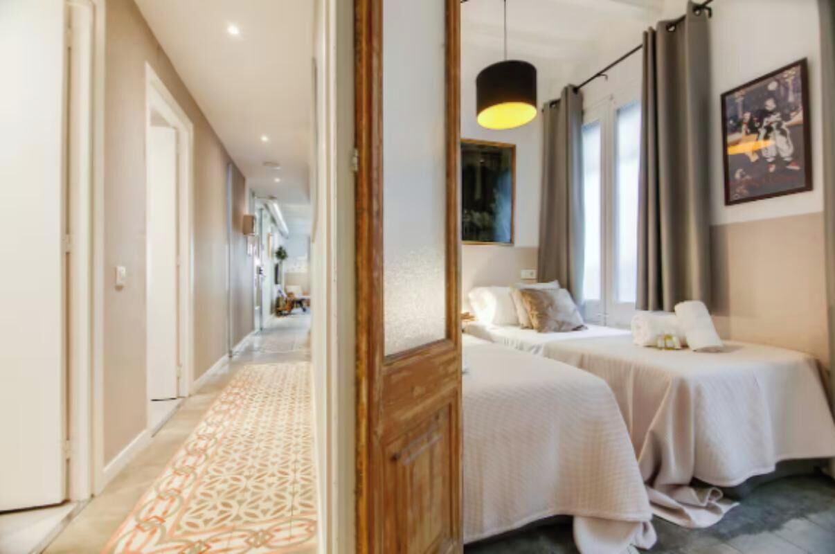 4 عدّة غرف نوم ومكتب ومكواة/لوح كي وواي فاي مجانًا