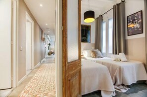 4 soverom, skrivebord, strykejern/-brett og wi-fi (inkludert)