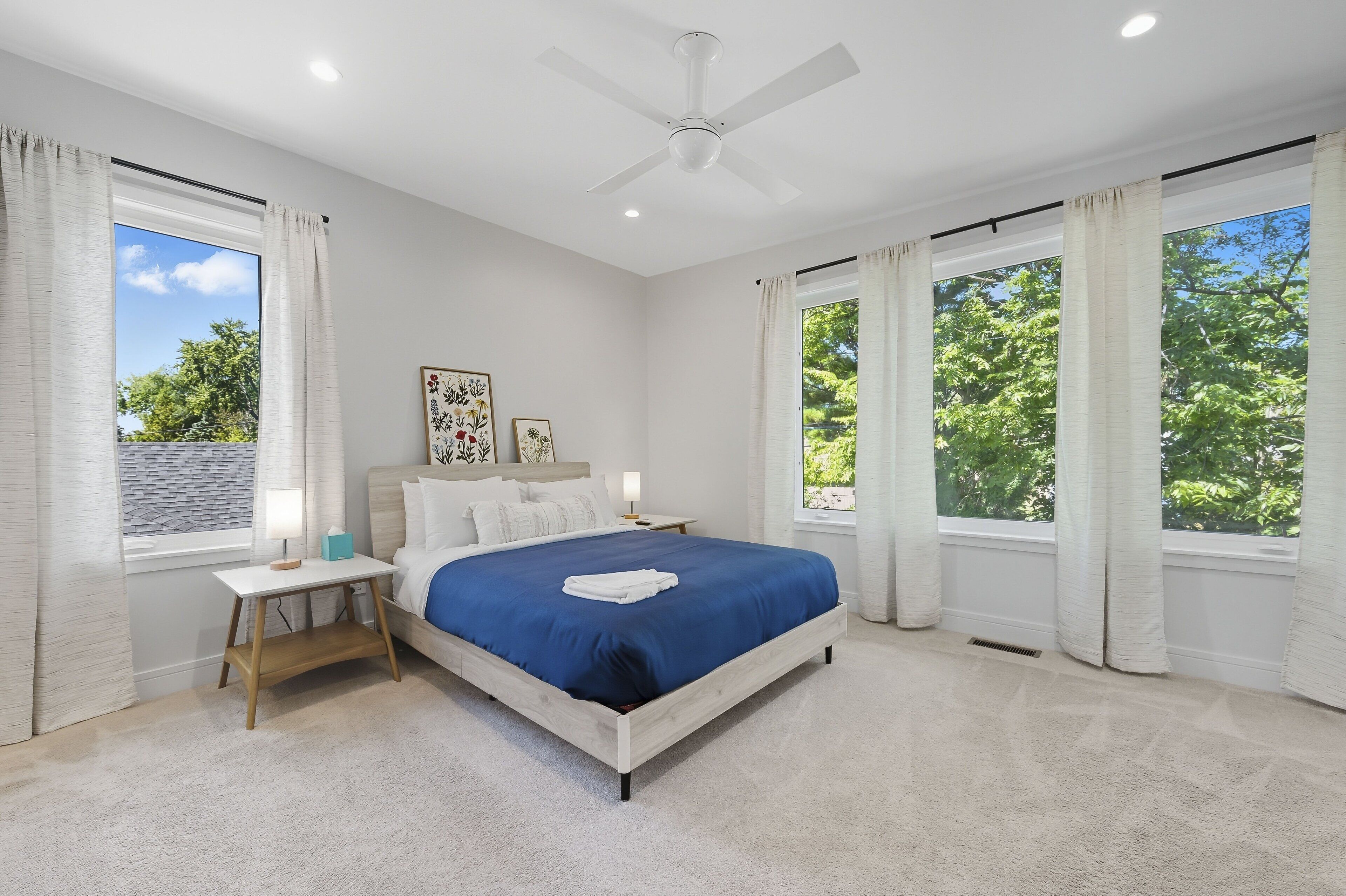 3 bedrooms, iron/ironing board, WiFi, bed sheets