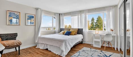 5 bedrooms, WiFi, bed sheets