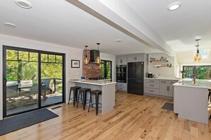 Nicht klassifiziertes Bild, 2 von 37, Schaltfläche