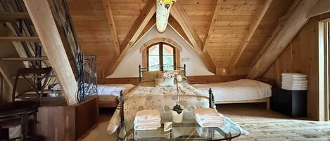 6 bedrooms, iron/ironing board, free WiFi, bed sheets