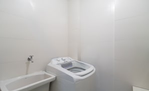 Apartamento básico | Banheiro | Chuveiro