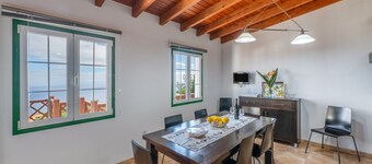 Holiday Home 'Los Duraznos' with Private Terrace, Private Garden and Wi-Fi