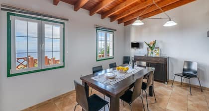 Holiday Home 'Los Duraznos' with Private Terrace, Private Garden and Wi-Fi