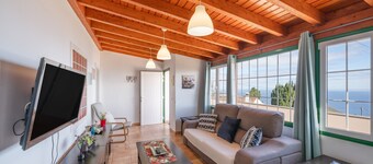 Holiday Home 'Los Duraznos' with Private Terrace, Private Garden and Wi-Fi