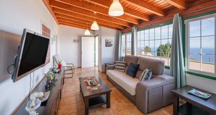 Holiday Home 'Los Duraznos' with Private Terrace, Private Garden and Wi-Fi
