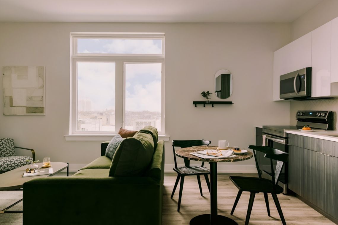 Departamento, 1 cama Queen size y sofá cama | Área de sala de estar | Smart TV 