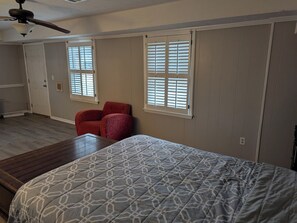 1 室のベッドルーム、アイロン / アイロン台、WiFi、ベッドシーツ