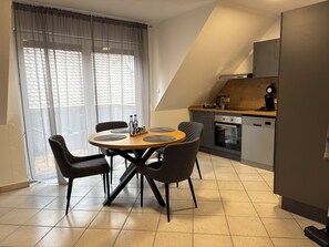 Private kitchen - Vacation apartment Aischgrund - 75 m² | near Nuremberg, Bamberg & Steigerwald (Lonnerstadt)