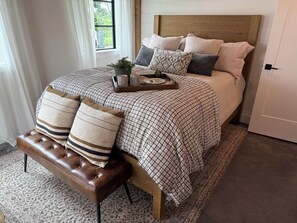 1 dormitorio, tabla de planchar con plancha, wifi y ropa de cama