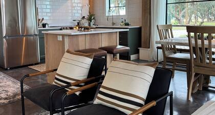 THE RIVER HOUSE Hammocks l Zipline l Pole Barn