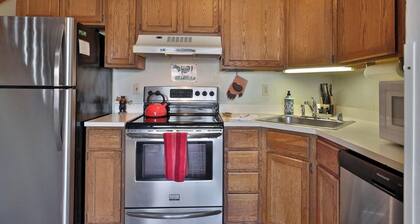 Killington 2 Story - Escape 2BR/2BA, Sleeps 6, Family & Friends Retreat w/ WiFi