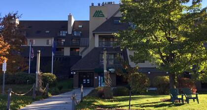 Killington 2 Story - Escape 2BR/2BA, Sleeps 6, Family & Friends Retreat w/ WiFi