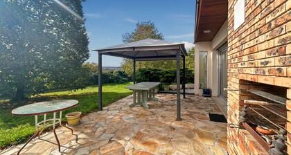 Whole apartment Comfort and Well-being, self-sufficient country living in the city