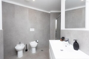 Apartment | Bathroom
