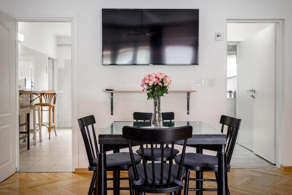 Apartment, City View | Living area