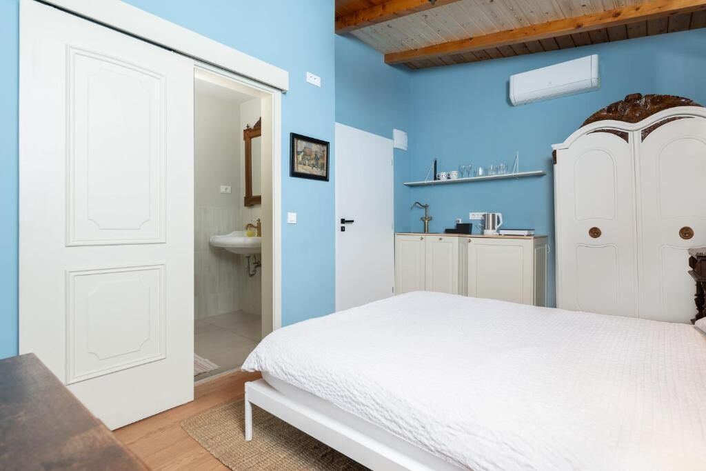 Basic Double Room | Iron/ironing board, free WiFi, bed sheets