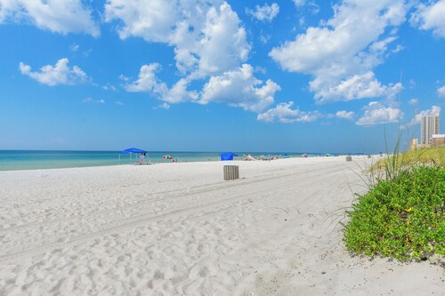 ☀️Pet Friendly-Walk to Beach-Pool-Knee Deep☀️