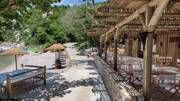 Beach bar