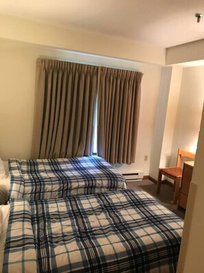 2 bedrooms, iron/ironing board, WiFi, bed sheets - Killington Ground-Level 2BR/2BA Condo Walk-Out Patio, Easy Access (Killington)