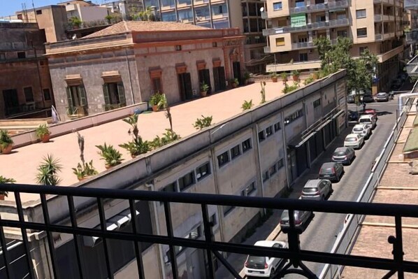 الإطلالة من المنشأة