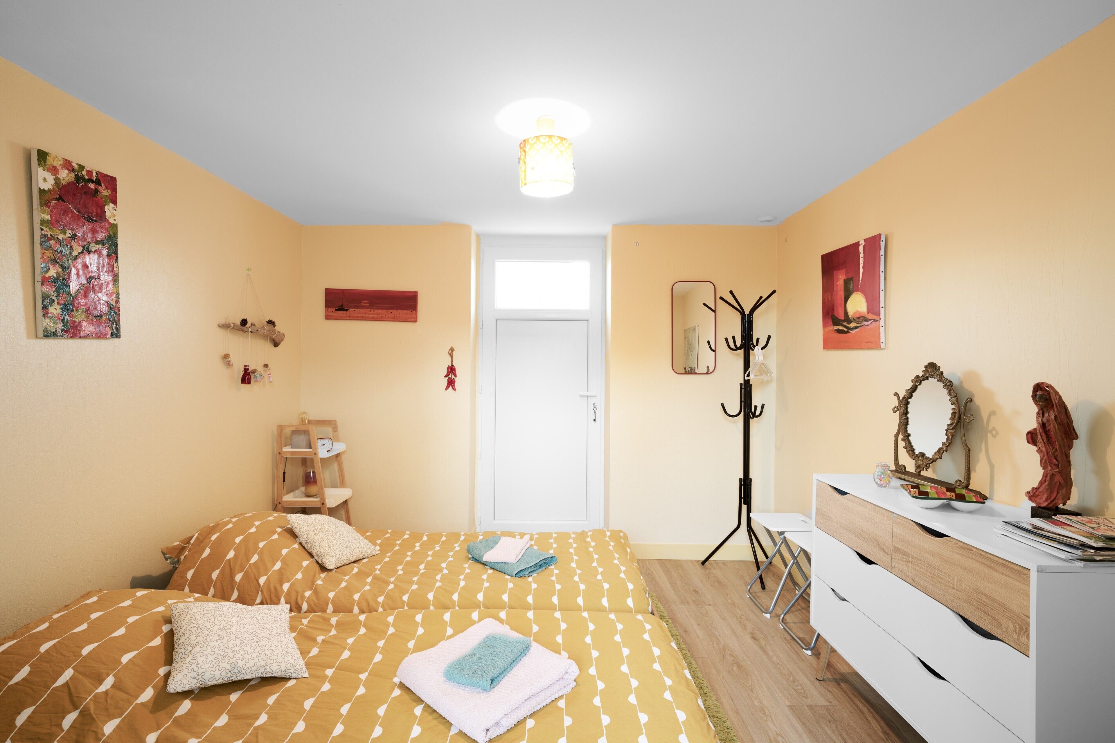 1 bedroom, WiFi, bed sheets