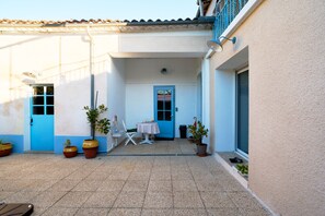 Terrace/patio - Guest Room - La Bonbonnière (Neuvic)