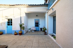 Terrace/patio - Guest Room - La Bonbonnière (Neuvic)