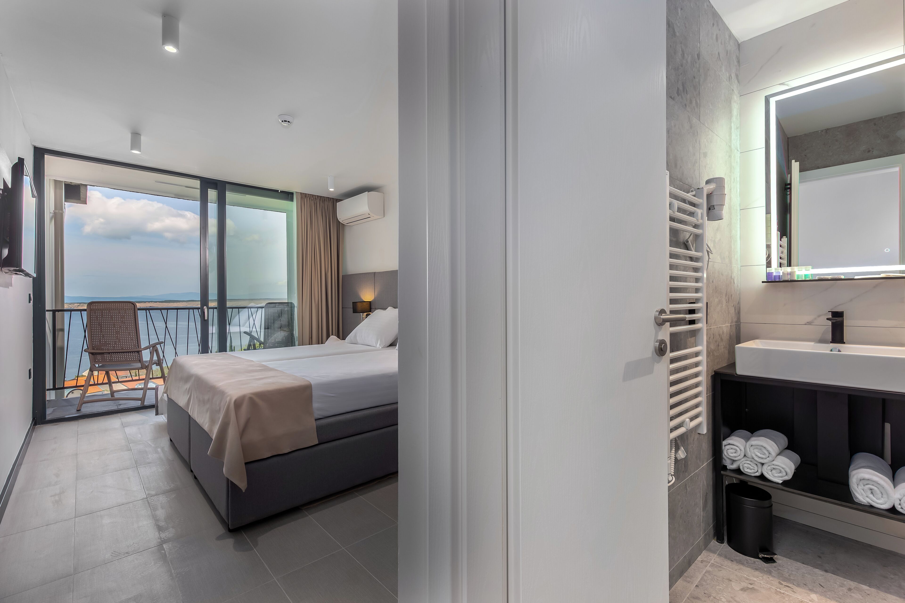 Quarto casal ou duplo standard, sacada, vista para o parque | Wi-Fi de cortesia