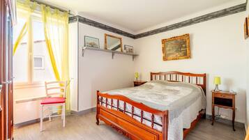 2 makuuhuonetta, silitysrauta/-lauta, Wi-Fi, vuodevaatteet