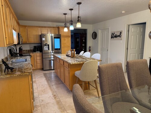 3-bedroom house in superb Roswell with AC