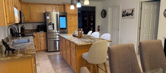 3-bedroom house in superb Roswell with AC