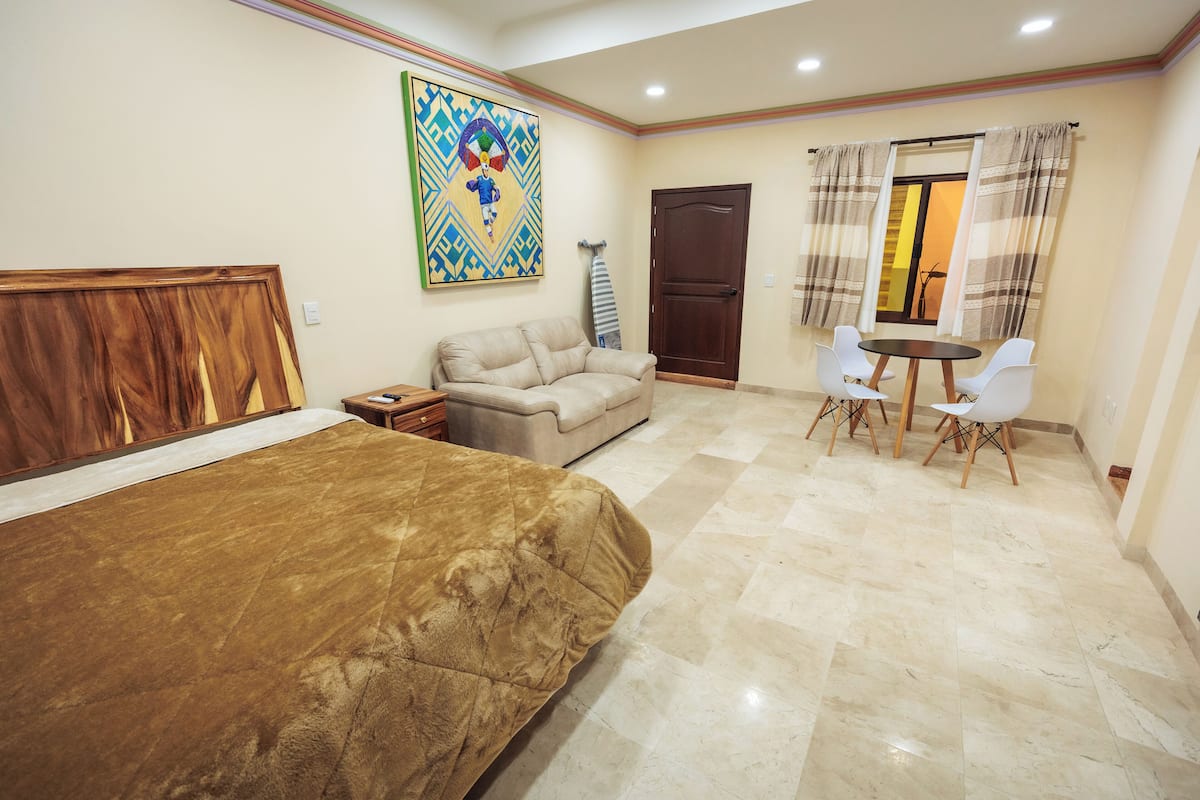 Luxury Apartment, City View | Desk, free WiFi