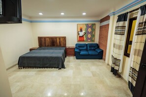 Luxury Apartment, City View | Desk, free WiFi